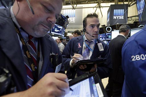 Dow Tumbles 180 Amid Global Fears