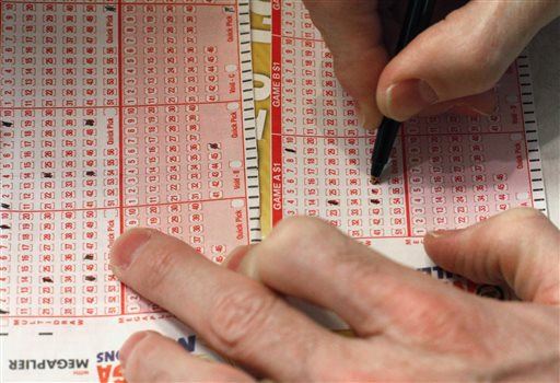 Guy Travels From Baghdad to Collect US Lottery Jackpot