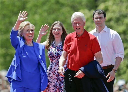 Group Wants Inquiry Into Clinton Son-in-Law's Email