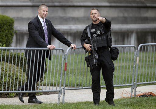 One Dead After Car Smashes Into Secret Service Vehicle