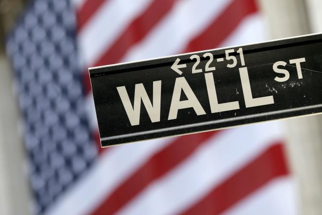 S&P 500 and Dow Jones End 2015 in the Red