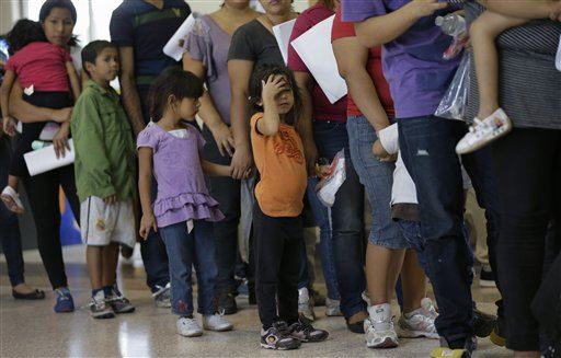 US Begins 'Wave of Removals' of Migrants