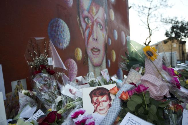 Report: Bowie Cremated in NY