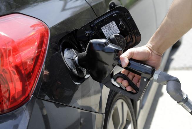 Driver Fills Gas Tank for Just 26 Cents