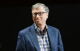 Bill Gates Bucks Tech Trend, Sides With FBI