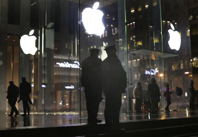 Judge: Feds Can't Force Apple to Unlock iPhone
