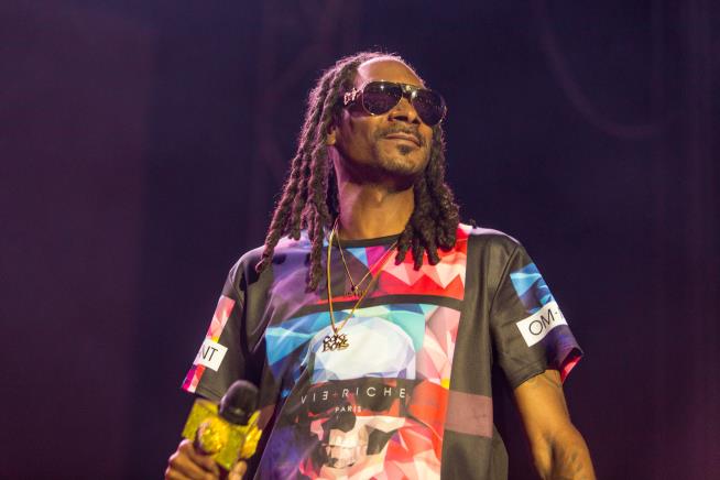 Snoop Dogg Accidentally Promotes Transylvanian Village