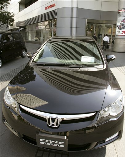 Honda Looks to Muscle in on Prius Market