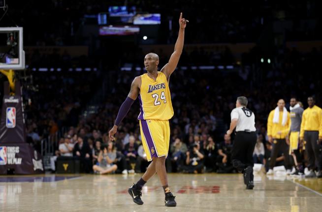 Kobe Bryant Ends NBA Career in Style
