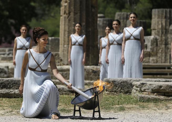 Rio's Olympic Flame Begins Its 15-Week Odyssey