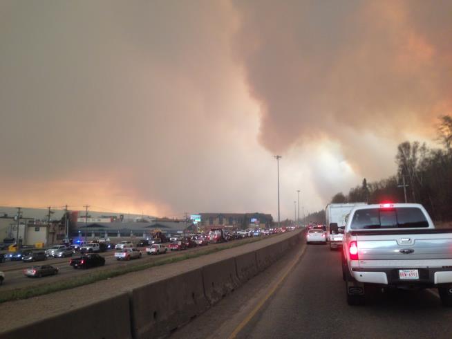 Entire Canadian City Evacuated as Wildfire Spreads