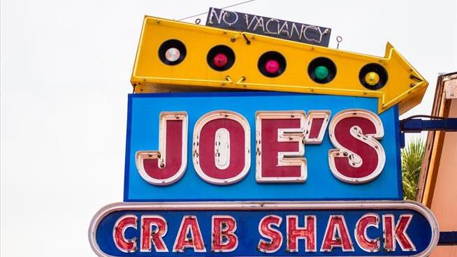 Joe's Crab Shack No-Tipping Policy Was No Success