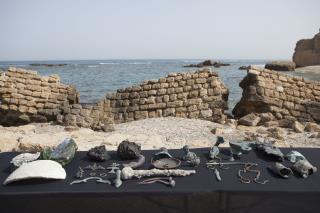 Divers Find Roman-Era 'Trash' Saved by Shipwreck