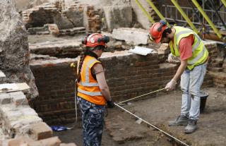 Dig at Shakespeare Theater Reveals a Surprise