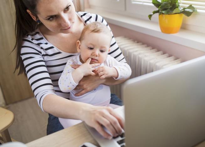 What It Means When Moms Go Baby Crazy on Facebook