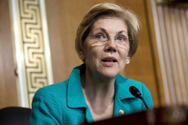Warren Plans to Endorse Clinton, Hasn't Ruled Out Vice President