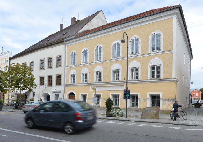 Austria Eyes 'Cleanest Solution' for Hitler Birthplace