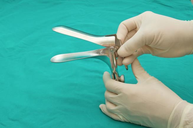 There's No Evidence Routine Pelvic Exams Are Necessary: Task Force