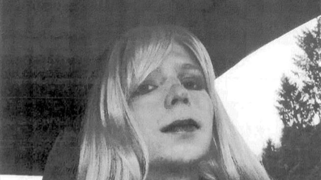 Chelsea Manning Tweets After Suicide Attempt