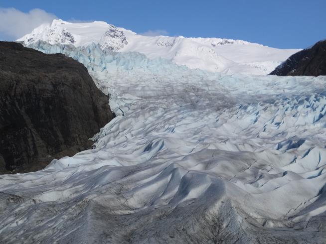Alaskan Put Dead Hubby on Ice, Went on Traveling Wake