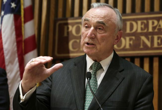 Bill Bratton Resigning as NYPD Commissioner