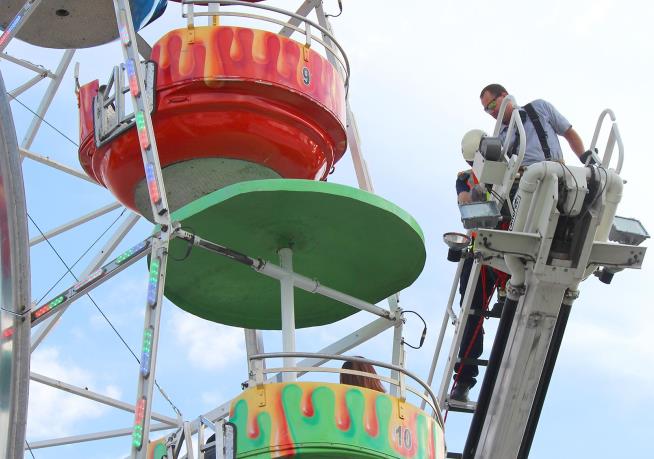 After 'Horseplay,' 3 Girls Tumble From Ferris Wheel