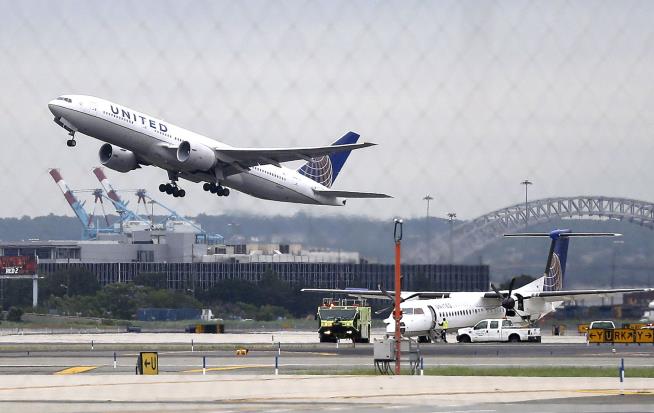 Government Sues United Airlines on Behalf of Air Force Reservist