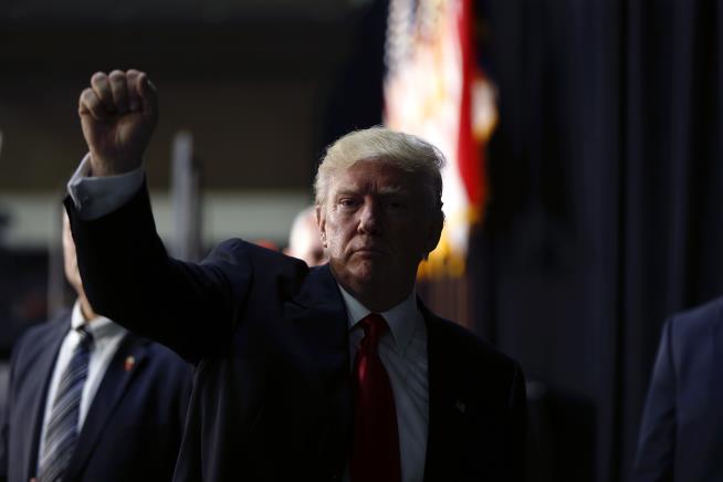 In a Campaign First, Trump Admits Regrets
