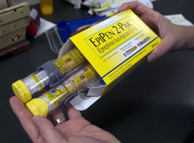 Mylan Caves a Bit More With Generic EpiPen