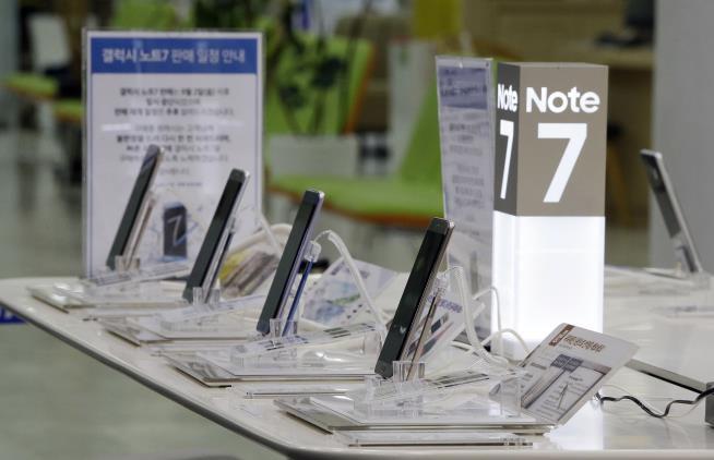 Experts Say Samsung Bungled Recall of Exploding Phones