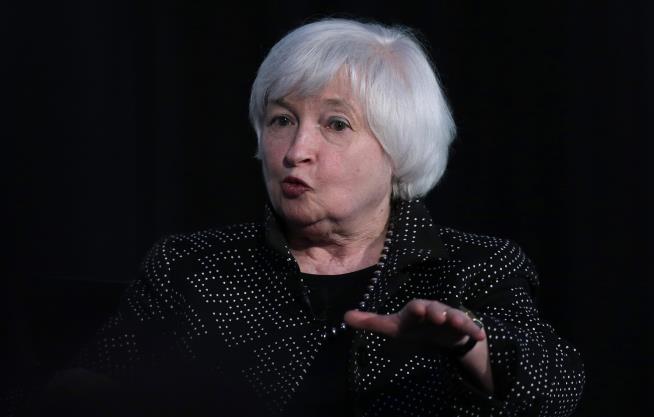 Fed Keeps Key Interest Rate Unchanged