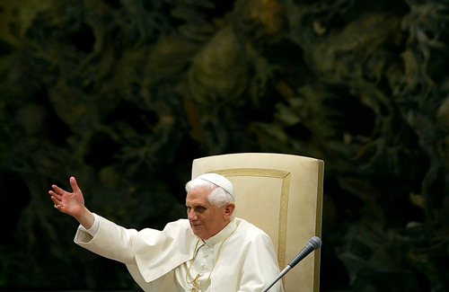 Pope Gives Go-Ahead to Latin Mass