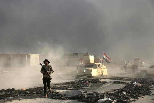 Elite Iraqi Forces Advance on Mosul