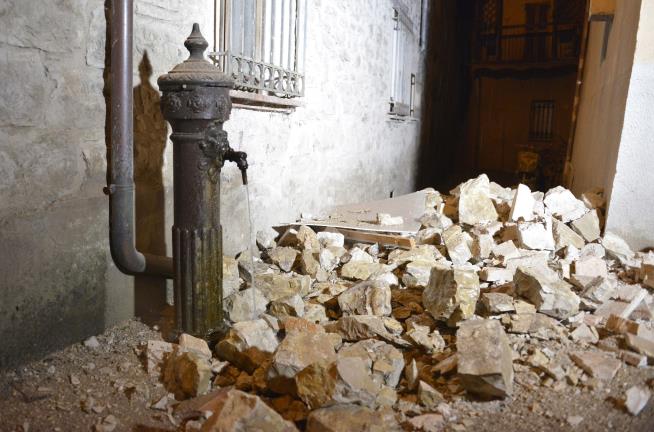 Italy Rattled by 'Apocalyptic' Quakes