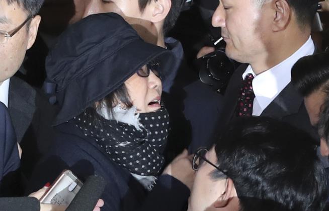 Woman at Center of Korea Scandal: 'I Deserve Death'