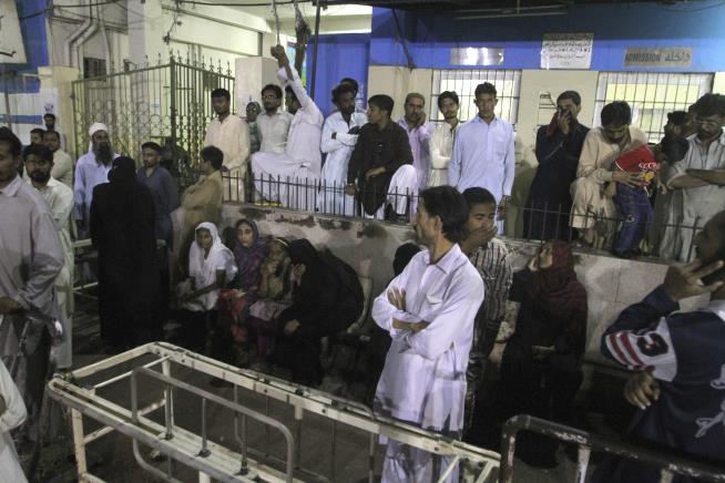 Death Toll Rises to 50 in IS Suicide Attack in Pakistan
