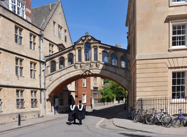 Oxford Grad Sues University Over 'Boring' Teaching