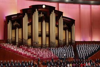 Singer Quits Mormon Tabernacle Choir Over Trump Performance