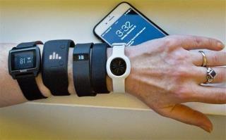 Fitness Trackers Could Be 'Check Engine Lights' for Health
