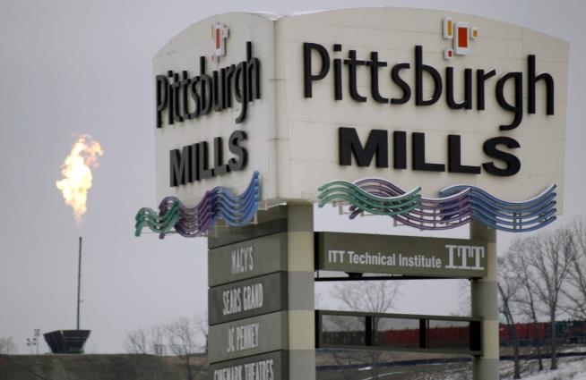 Foreclosed Mall Sold for $100