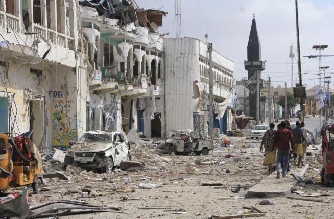 13 Killed in Massive Assault on Somalia Hotel