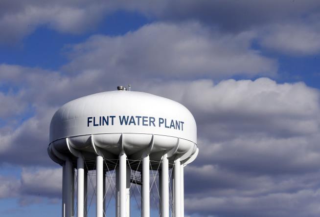 Officials: Flint Water Is Safe, Don't Drink It