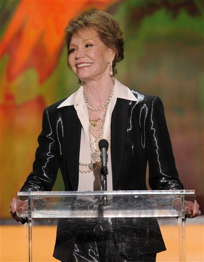 Mary Tyler Moore Praised as '2nd Great Woman of TV'