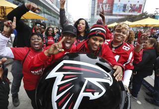 Gambler Uses Phone App to Bet $1.1M on Falcons