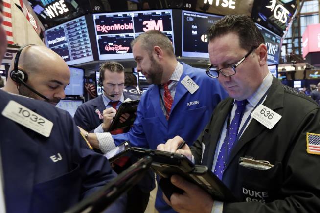 Dow, S&P 500 Close at Record Highs