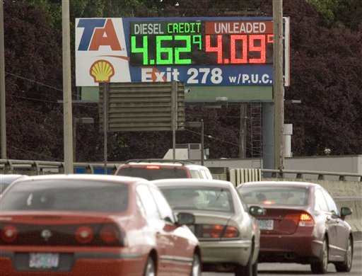 Gas Tops $4 per Gallon After Stable Week