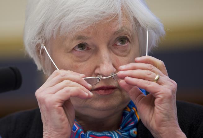 Yellen Signals the Fed Will Likely Raise Rates This Month