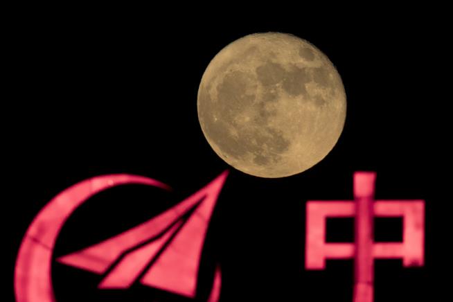 Report: China Developing Spaceship for Lunar Mission