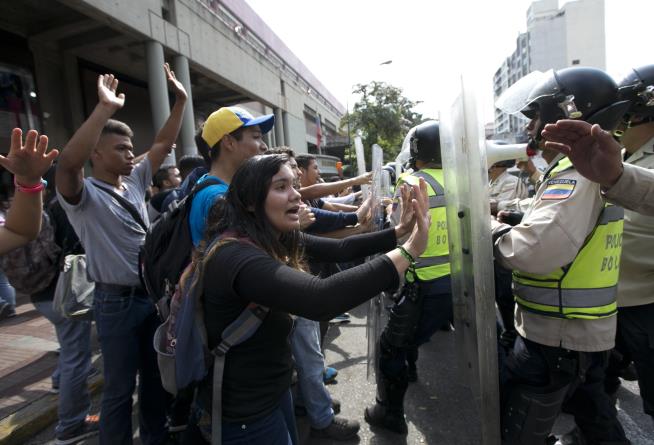 Venezuela High Court Reverses Power Grab