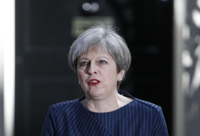 May Stuns British Politics With Call for Early Election